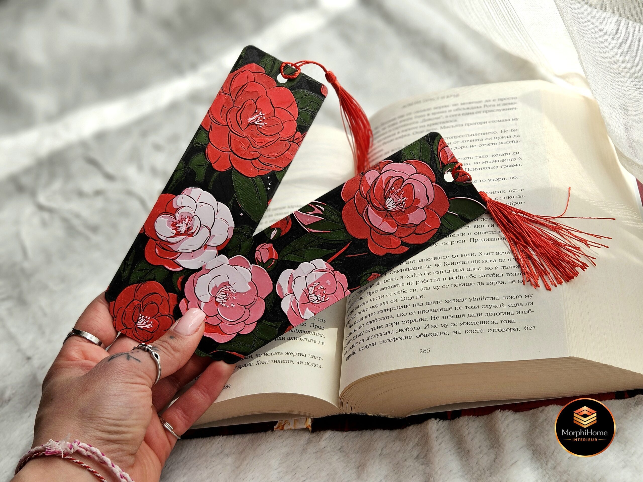 Camellia Fluisteringen - Set, boekenlegger van MorphiHome