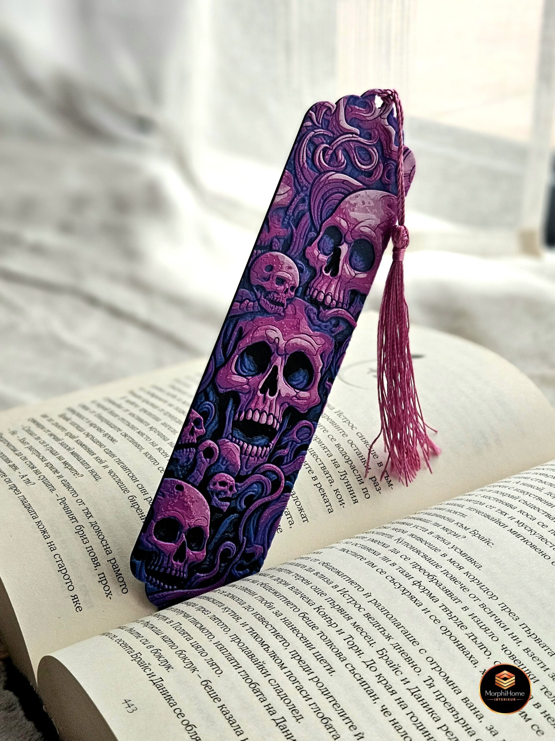 Magenta Skullture, boekenlegger van MorphiHome