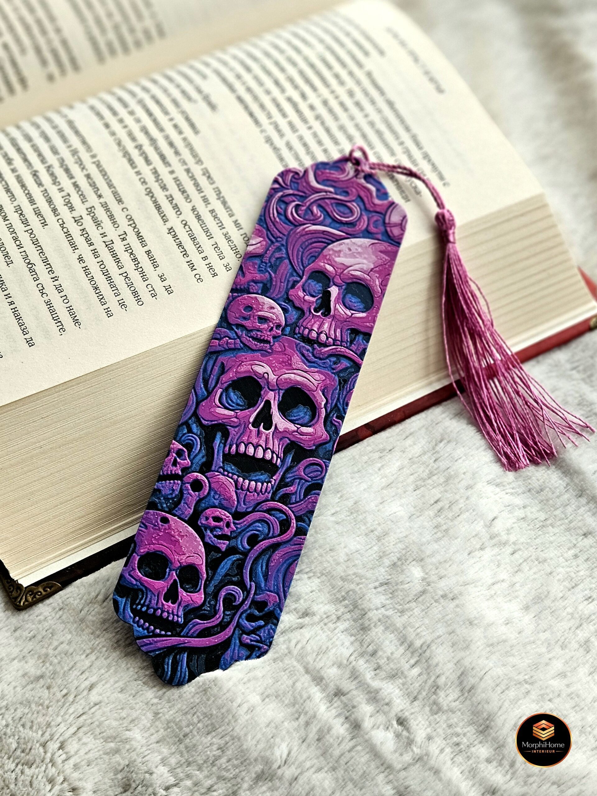 Magenta Skullture, boekenlegger van MorphiHome