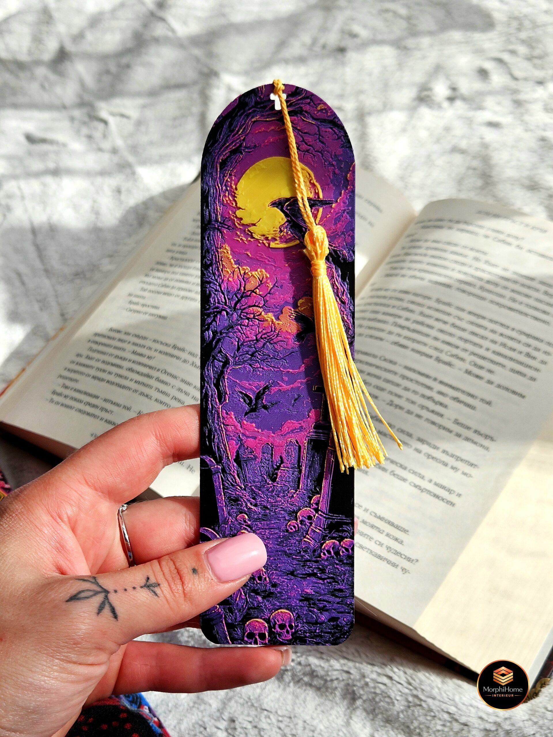 Ravenwatch Begraafplaats, boekenlegger van MorphiHome