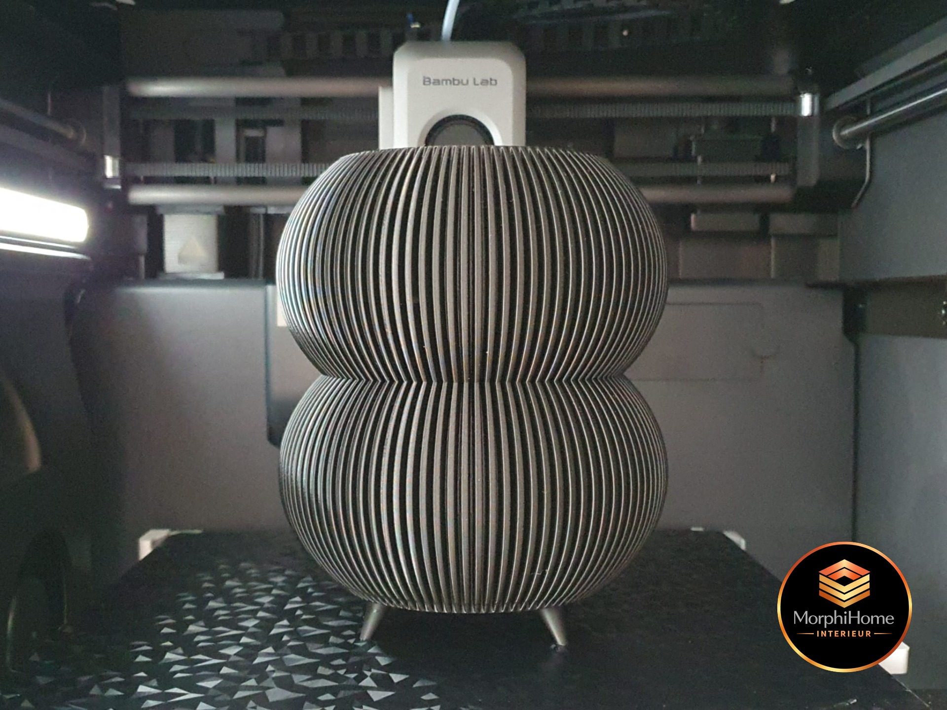 Vaas met Pootjes, designvaas van MorphiHome